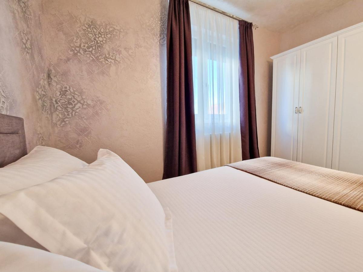 Mirvana Apartments Legacy Residence ทิมิชัวรา ภายนอก รูปภาพ